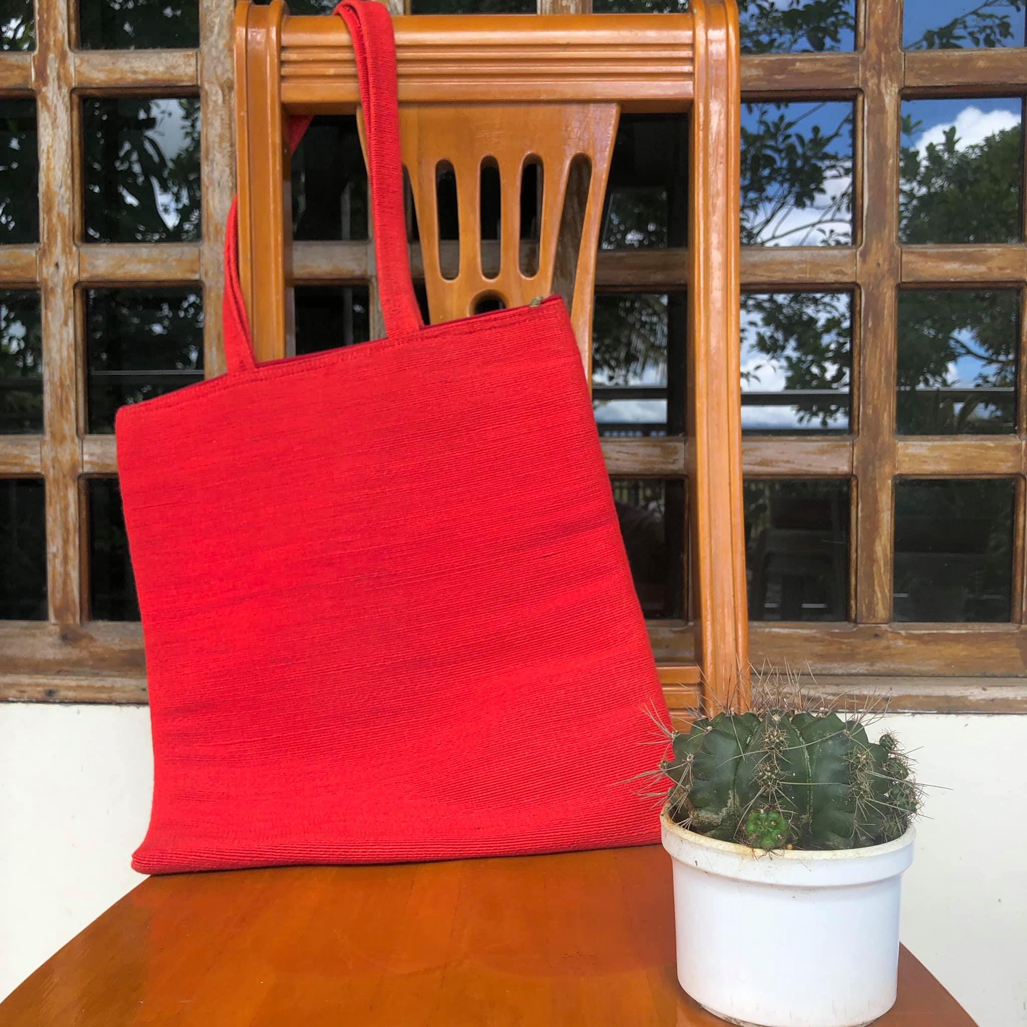 /storage/photos/1/Product/Abaca Tote Bag Red.jpg